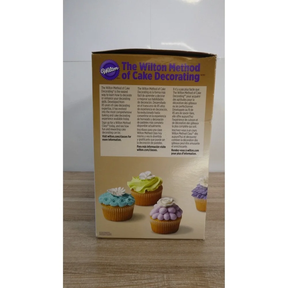 Wilton Ultimate Decorating Set Tool Kit 216 Pieces - Picture 2 of 5